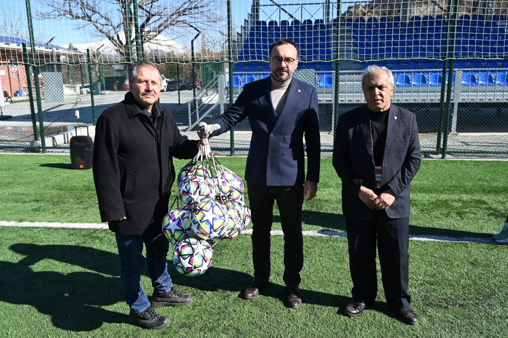 ISPARTA BELEDİYESİ'NDEN SPOR KULÜPLERİNE DESTEK 