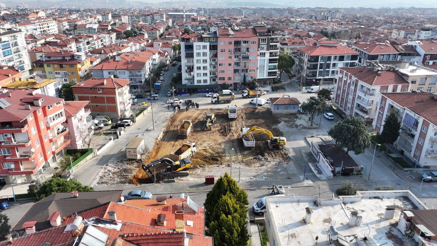 BAŞKAN ERTEMUR, YILLARDIR YAPILMAYANI YAPIYOR 