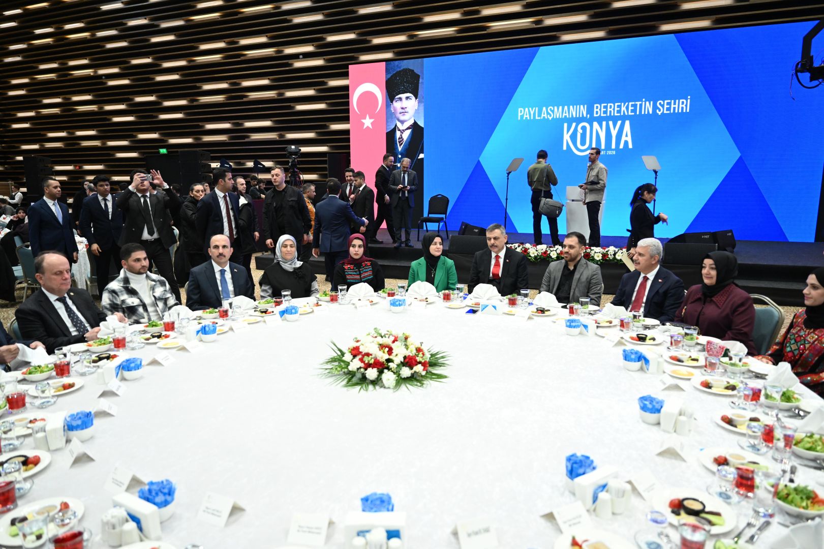 BAKAN ÇİFTÇİ KONYA'DA GAZZELİ AİLELERLE İFTARDA