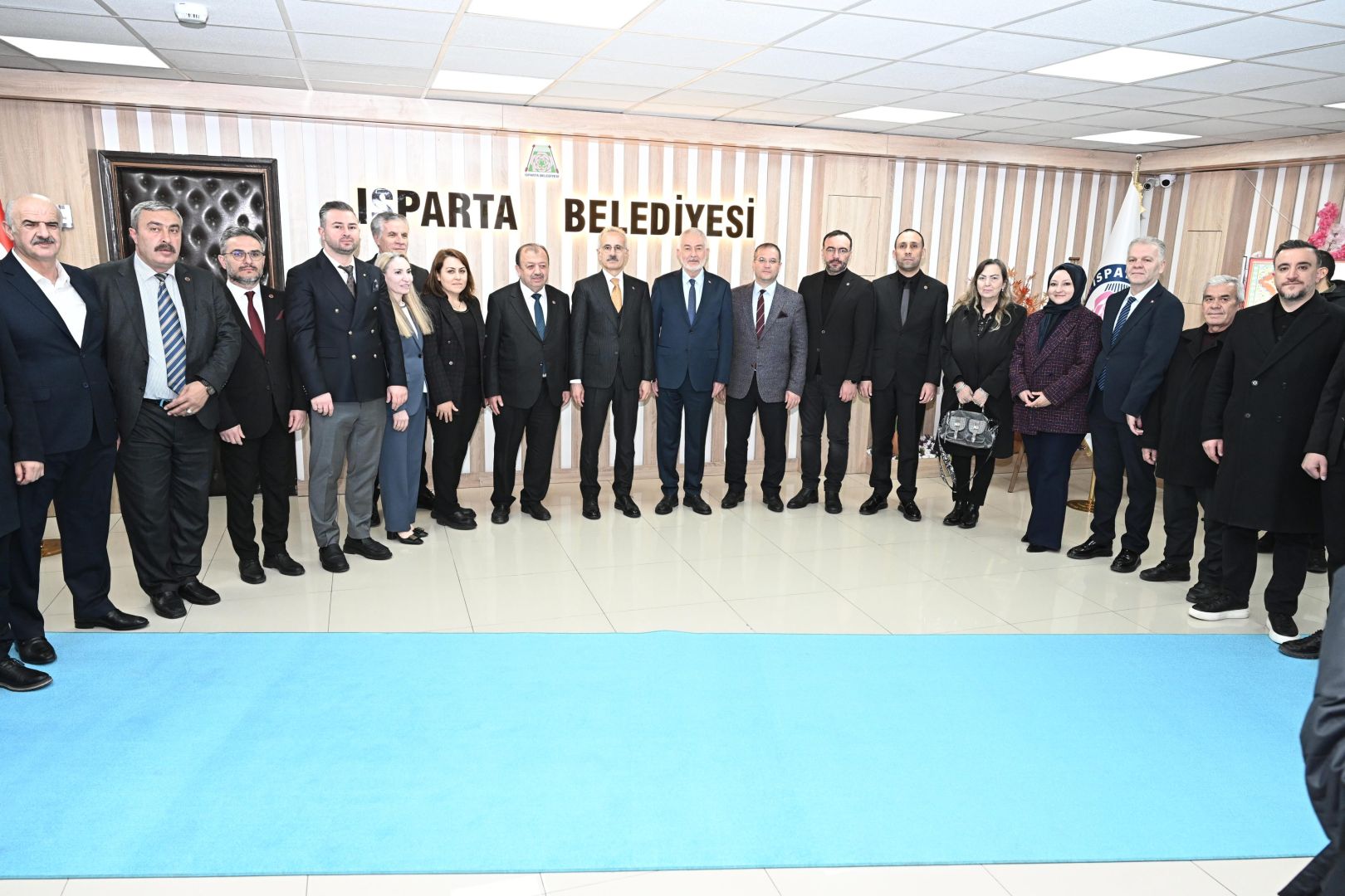 BAKAN URALOĞLU: "ISPARTA'DA GÜZEL İŞLER YAPILIYOR" 