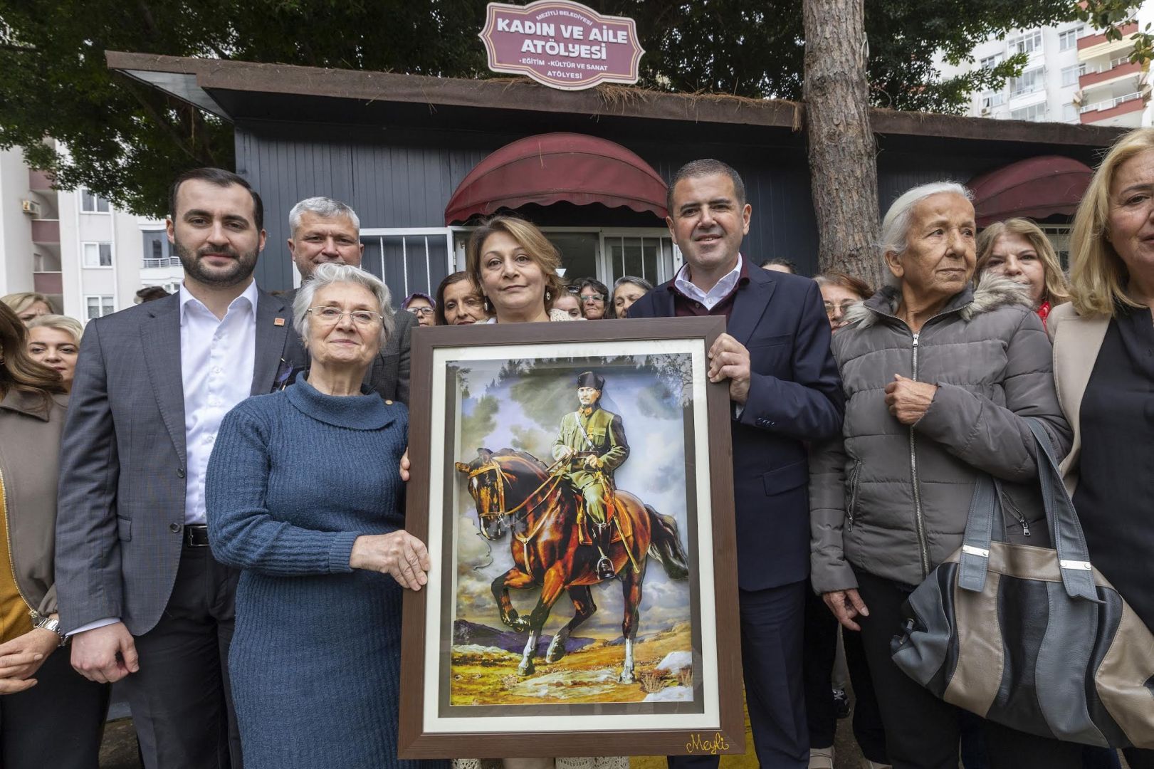 KADIN EMEĞİNE BÜYÜK DESTEK 