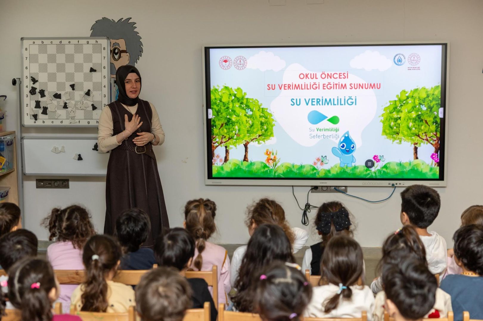 MİNİKLER SU TASARRUFUNU ÖĞRENİYOR 