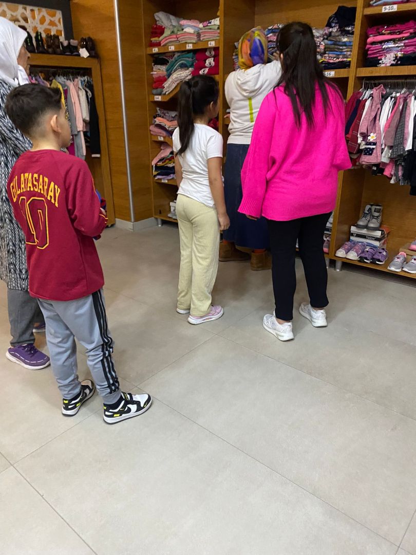 PURSAKLAR'DA YETİM ÇOCUKLARA BAYRAM SÜPRİZİ 