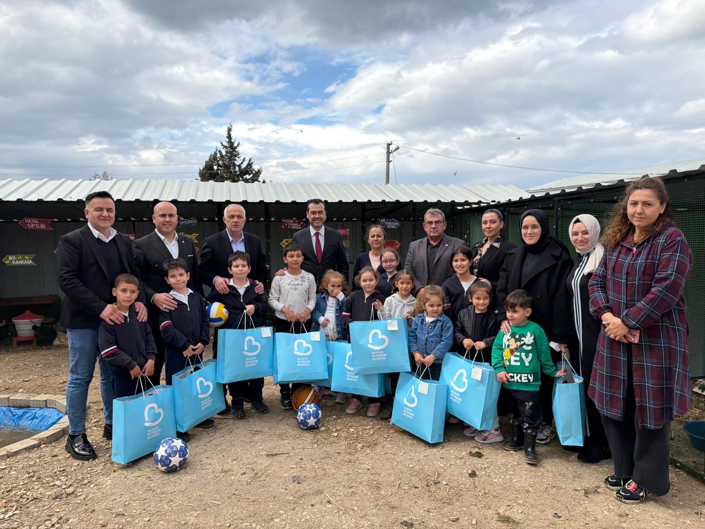 23 NİSAN’DA BAŞKAN AKIN’DAN ÇOCUKLARA SÜRPRİZ