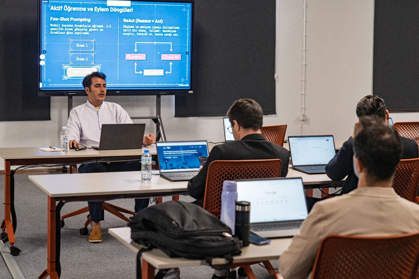 İZMİR’DE YAPAY ZEKA ATAĞI 