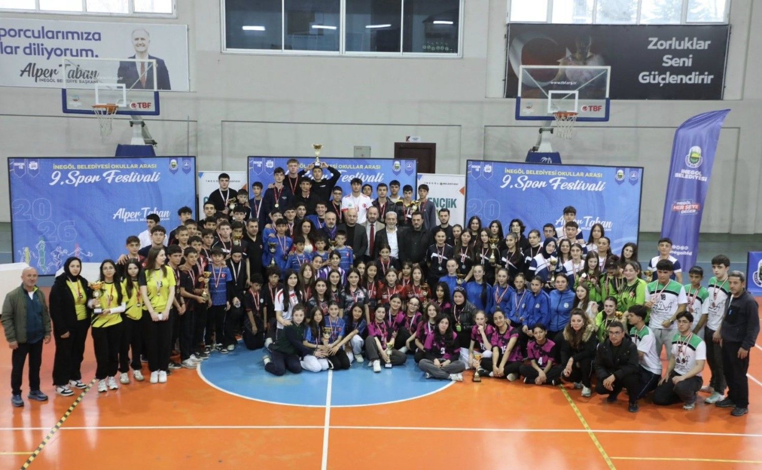 ATLETİZMDE ÖDÜL HEYECANI YAŞANDI