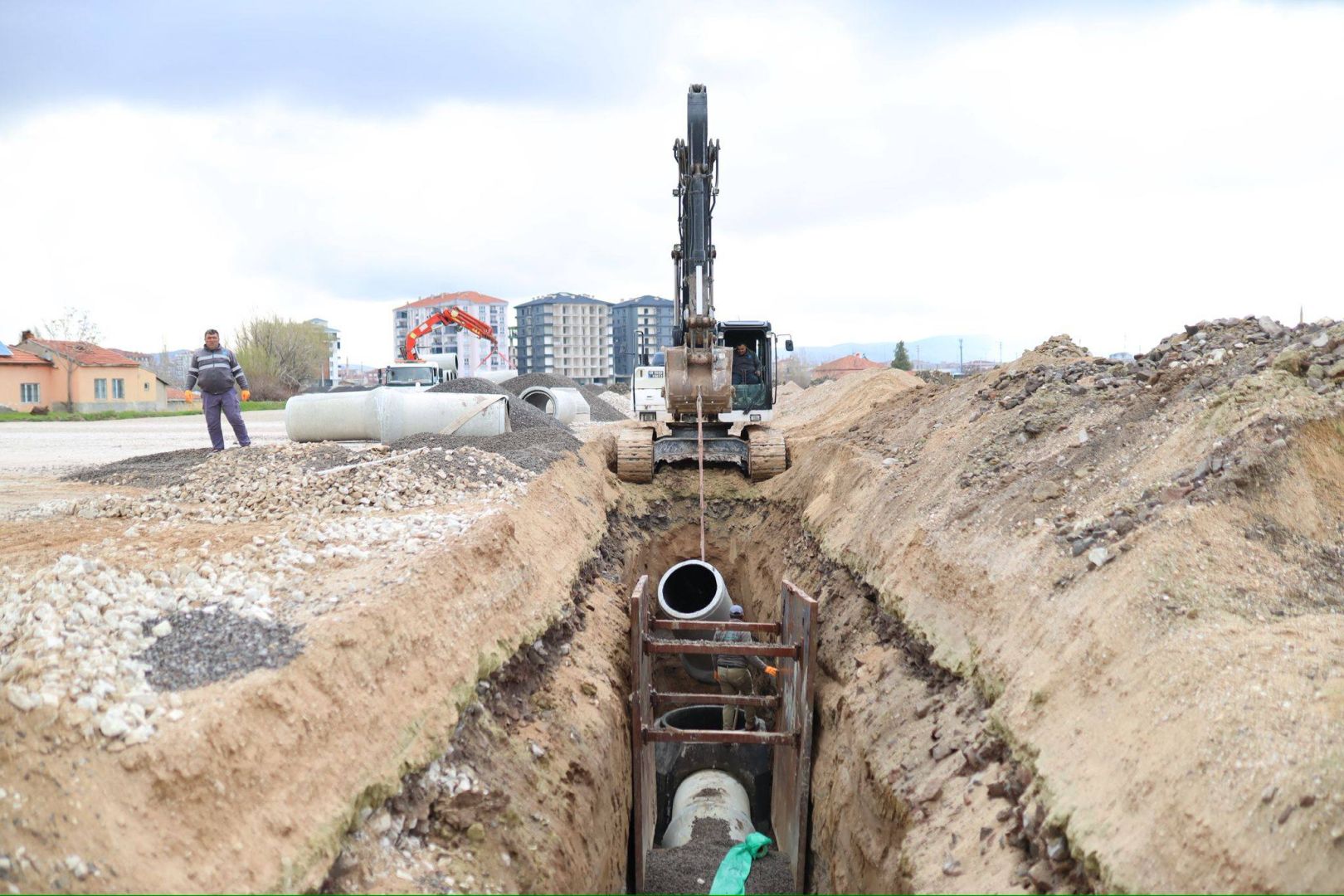 AKSARAY'DA YENİ GELİŞİM ALANLARINA SAĞLAM ALTYAPI 
