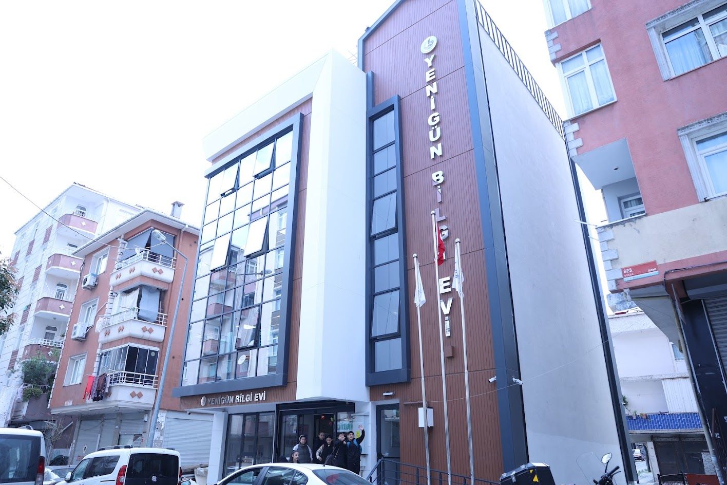 BAĞCILAR’A YENİ BİLGİ EVİ: 25 BİNE YAKIN ÖĞRENCİYE ÜCRETSİZ EĞİTİM DESTEĞİ 