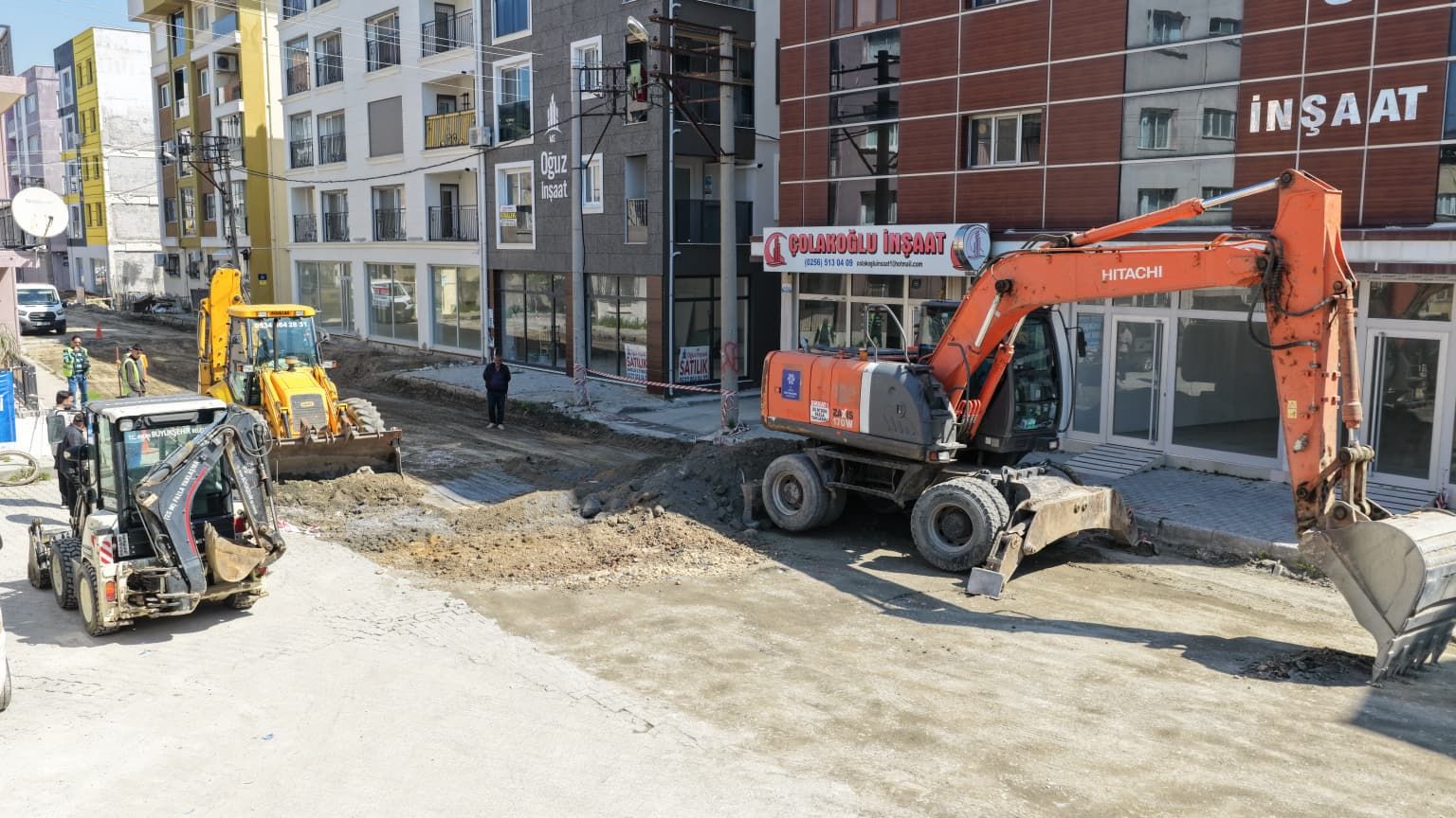 BAŞKAN ÇERÇİOĞLU’NDAN SÖKE’DE YOL YENİLEME ÇALIŞMASI  