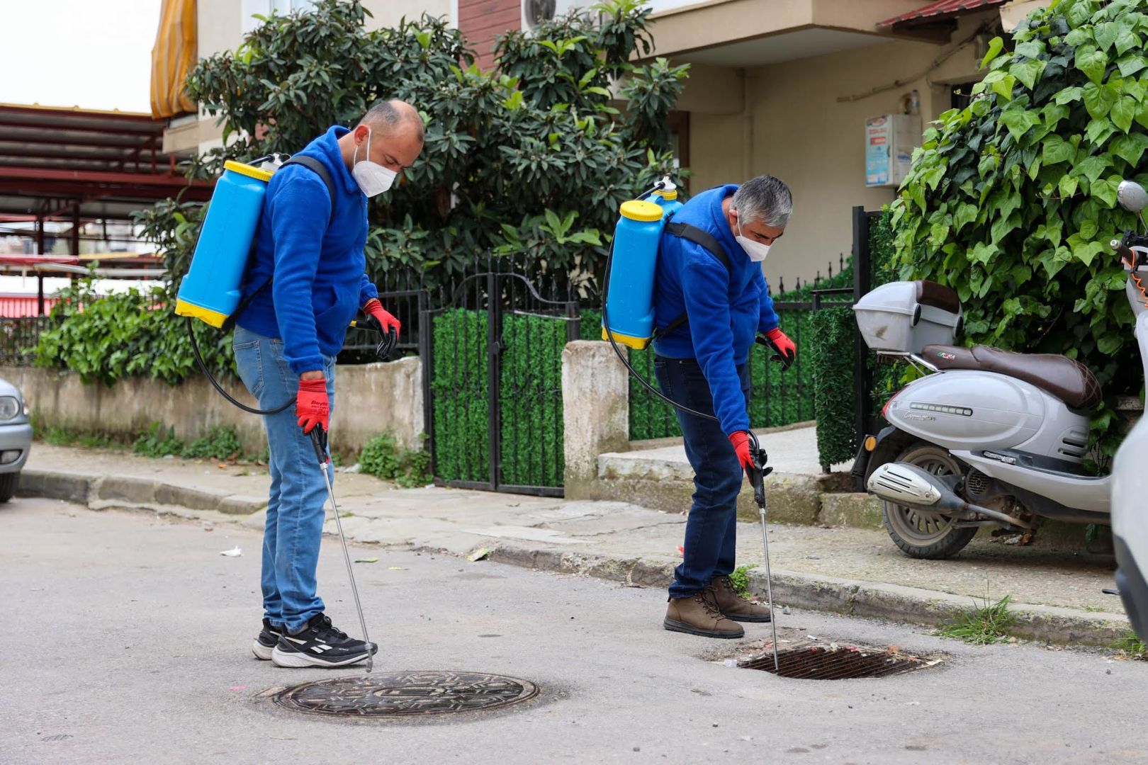 BUCA’DA VEKTÖRLE MÜCADELE İÇİN EKİPLER SAHADA 