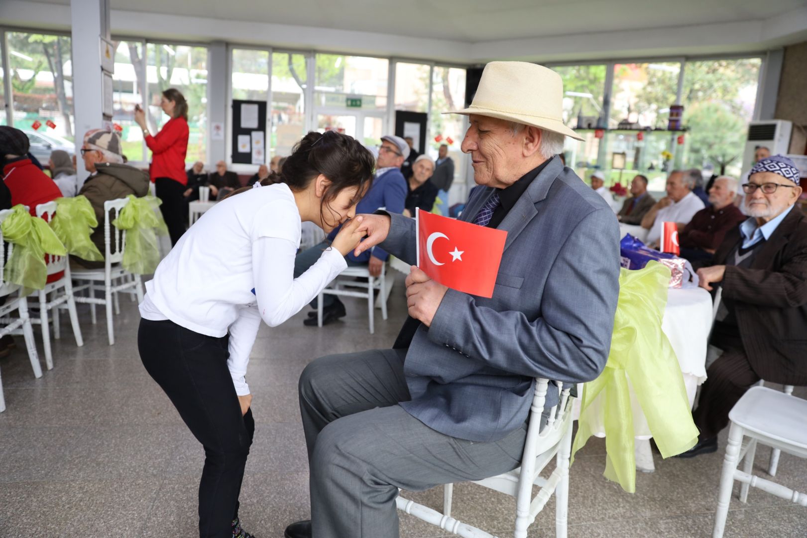 BURSA'DA İÇ ISITAN 23 NİSAN KUTLAMASI