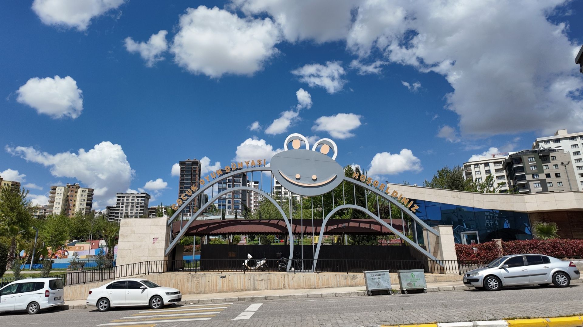 ÇOCUK OYUN DÜNYASI YENİLENİYOR 