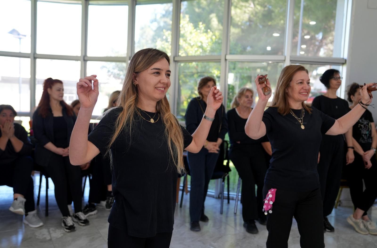 ÇUKUROVA’DA HALK OYUNLARIYLA KÜLTÜR YAŞIYOR 