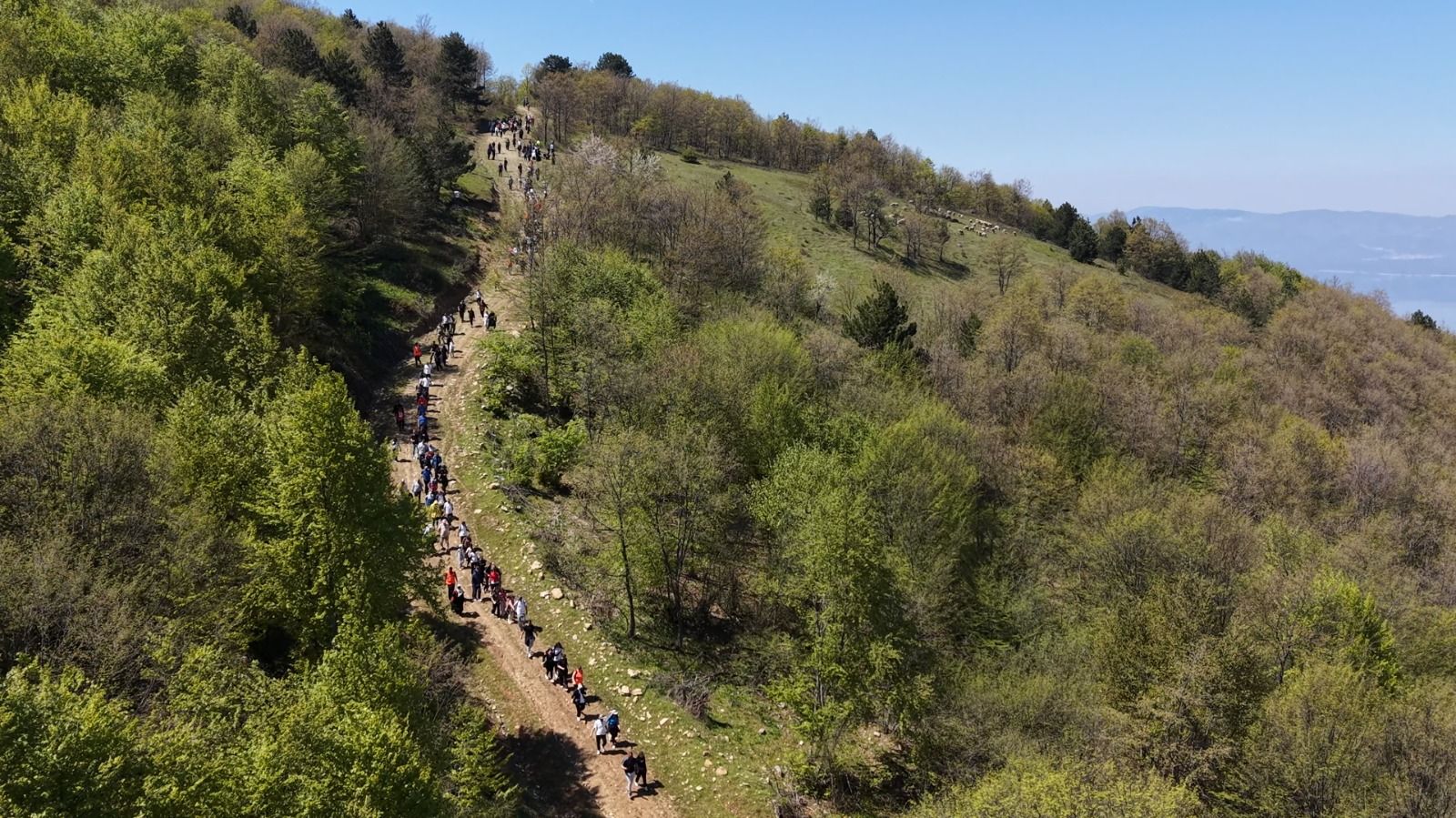 DOĞA YÜRÜYÜŞÜNE YOĞUN KATILIM