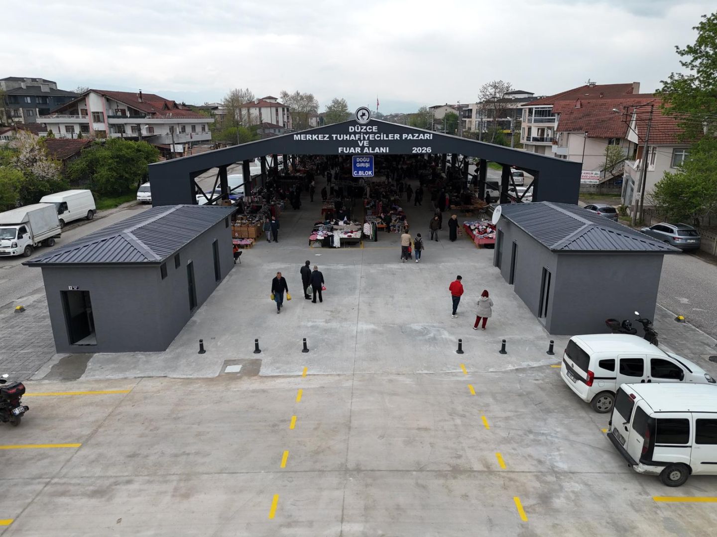 DÜZCE BELEDİYESİ 3. KAPALI PAZARYERİNİ HİZMETE AÇTI 