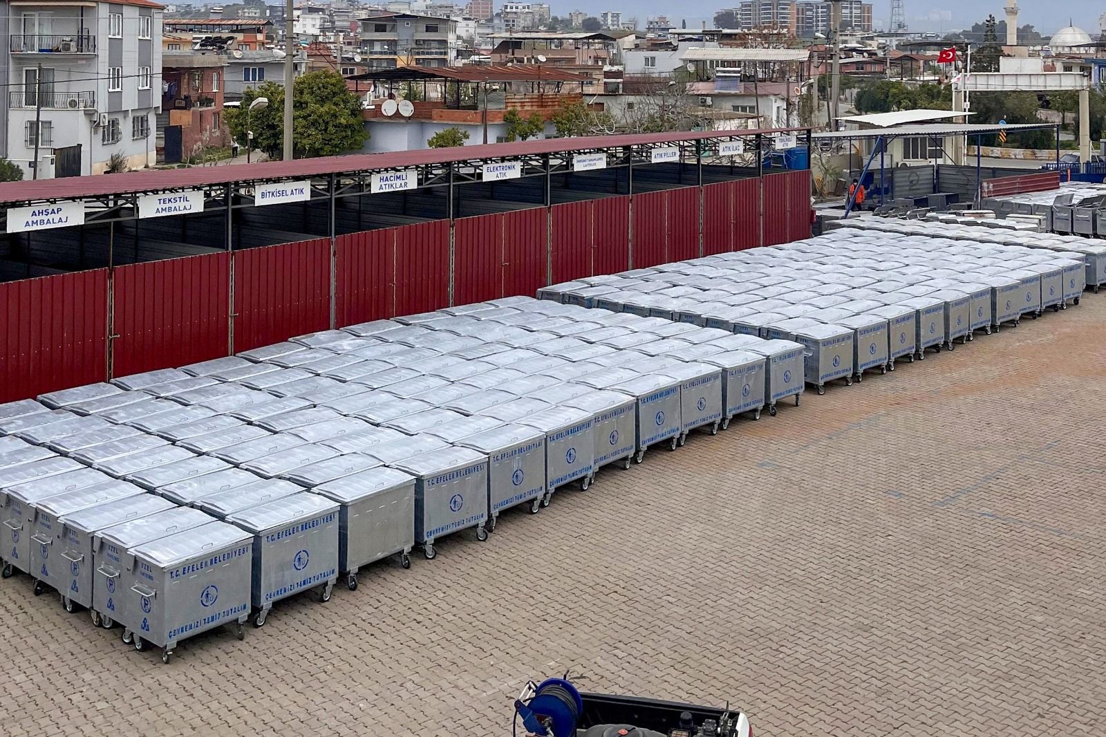 EFELER BELEDİYESİ TEMİZLİK ENVANTERİNİ GÜÇLENDİRİYOR 