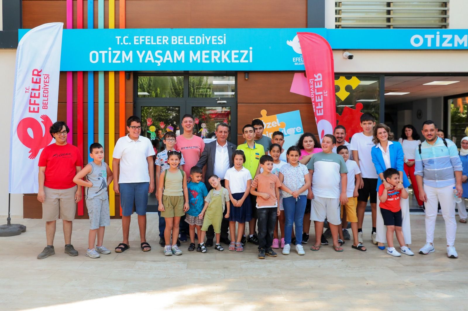 EFELER’DE ÖZEL BİREYLERE YENİ SOSYAL VE SANAT ATÖLYELERİ 