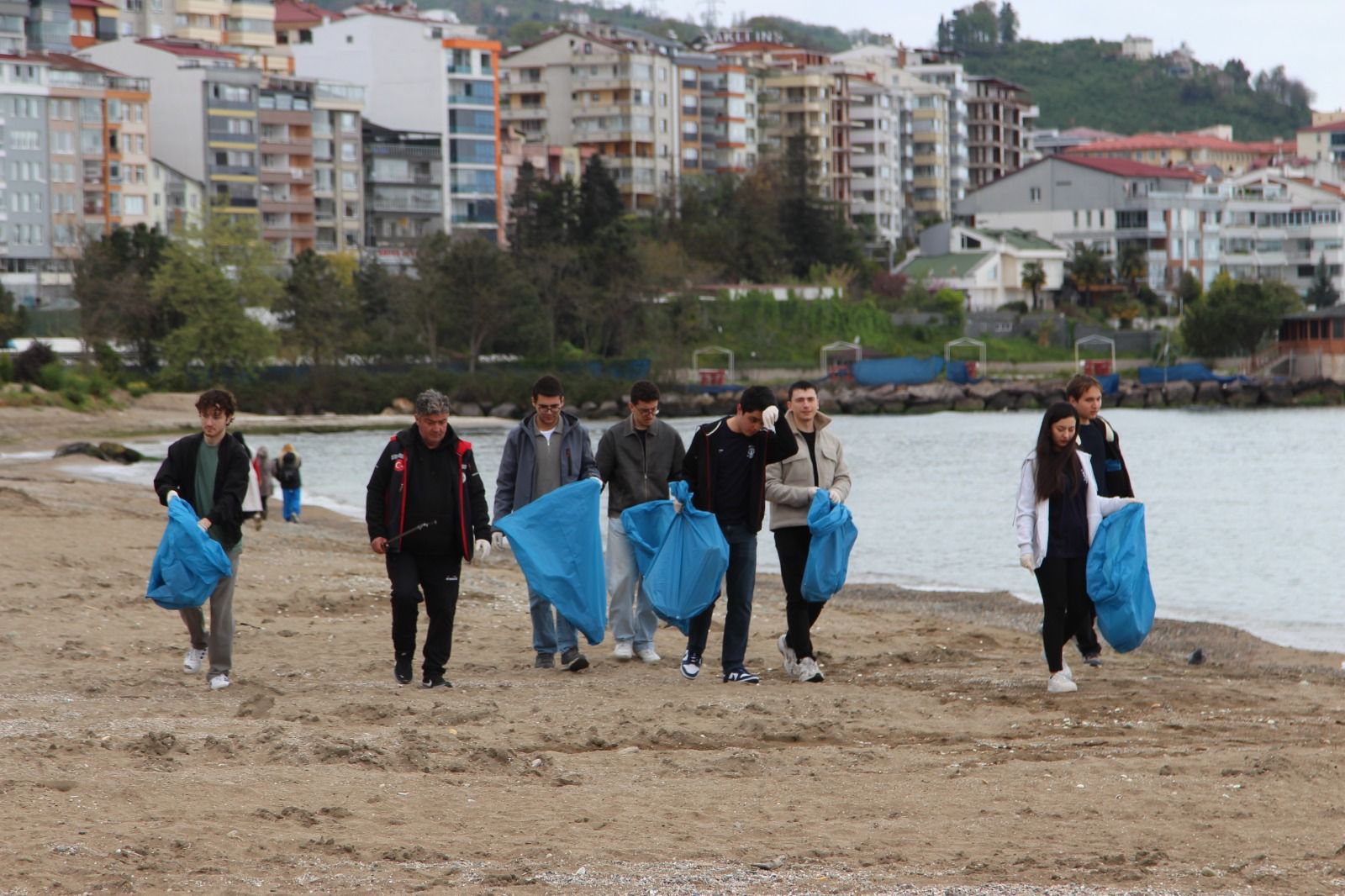GİRESUN BELEDİYESİ’NDEN ANLAMLI TEMİZLİK ETKİNLİĞİ 