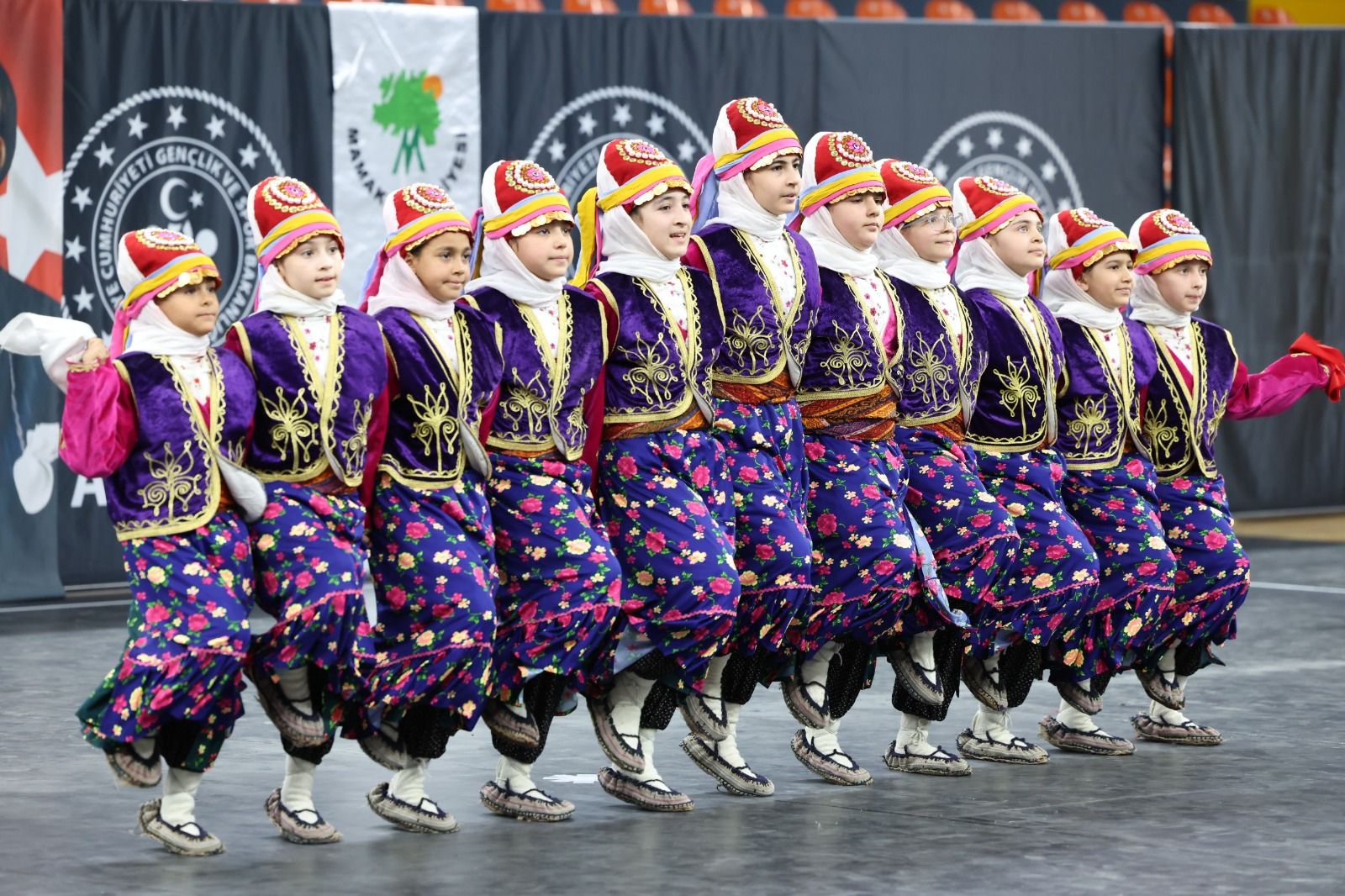 HALK OYUNLARIYLA COŞKULU GECE