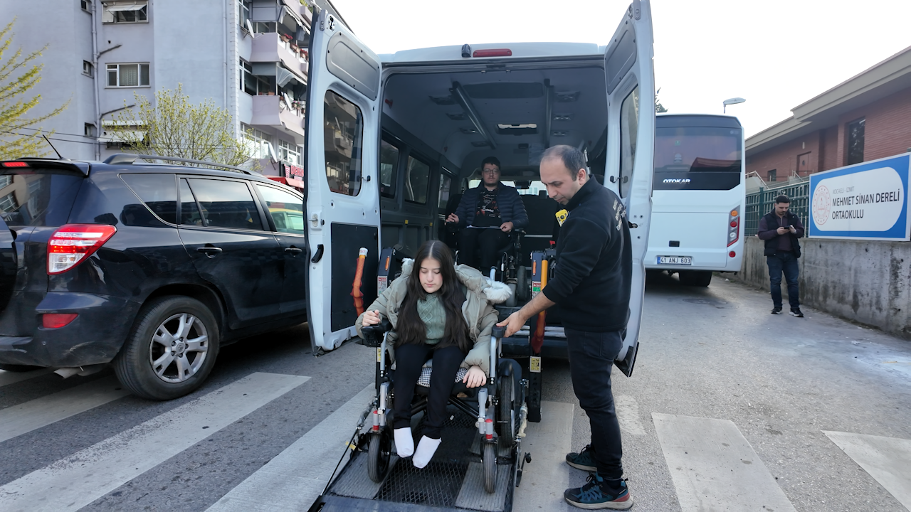 HAYALLERE ULAŞMADA ENGELSİZ TAKSİ DESTEĞİ