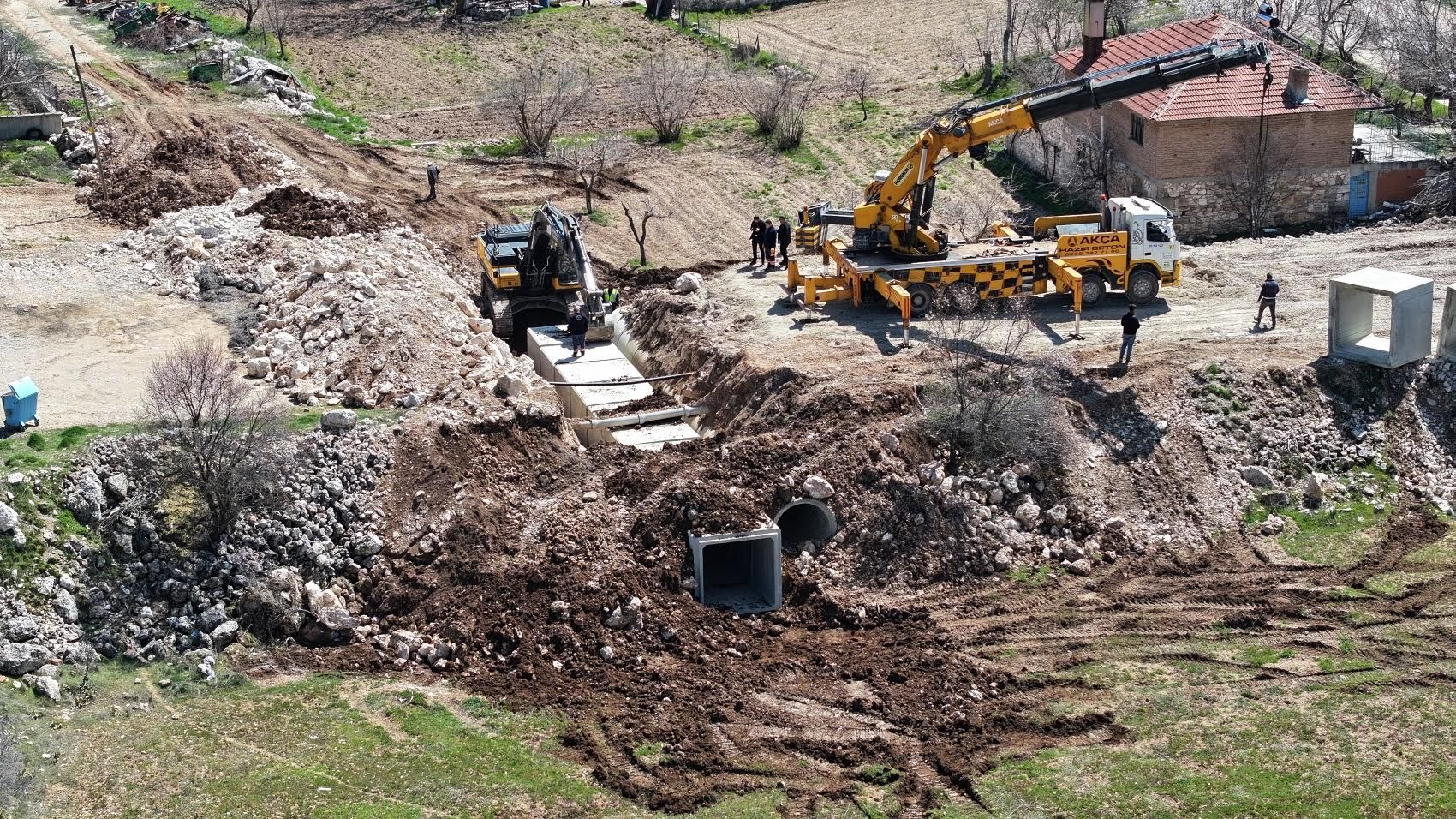 KIRSAL MAHALLELERDE YAŞAM KALİTESİ ARTIRILIYOR 