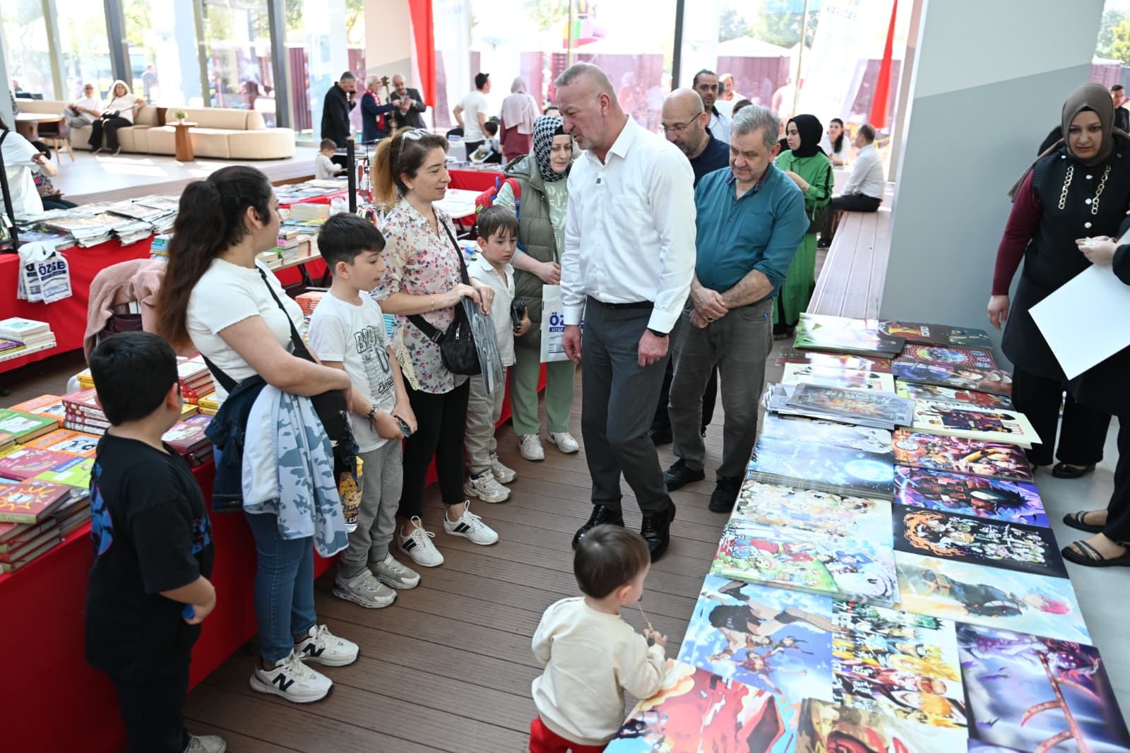 KİTAP GÜNLERİ SÜRPRİZLERLE SÜRÜYOR