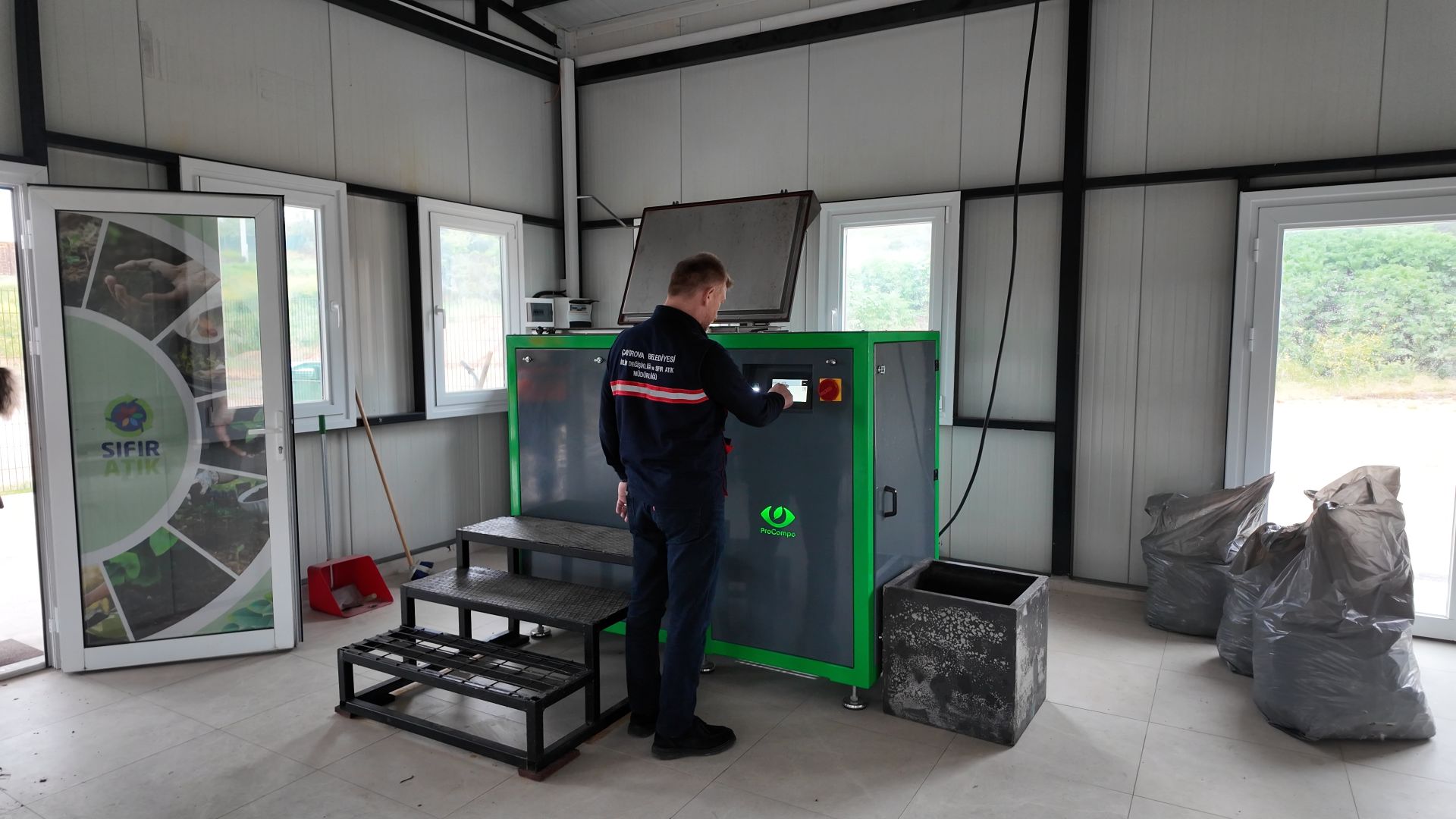 KOMPOST ÜRETİM TESİSİ TOPRAĞA CAN OLUYOR 