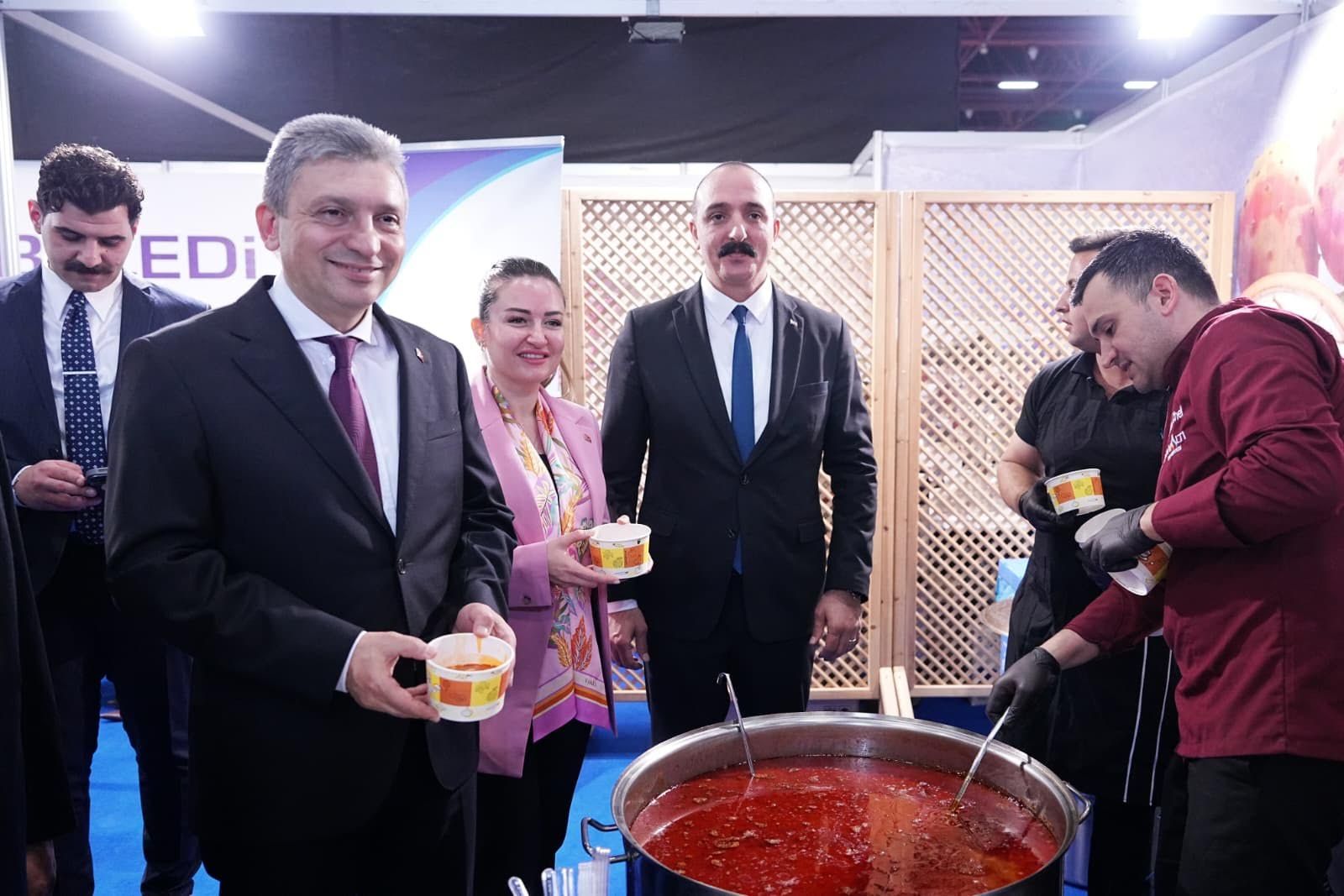 KONYAALTI BELEDİYESİ YÖREX’TE YÖRESEL DEĞERLERİNİ TANITTI 