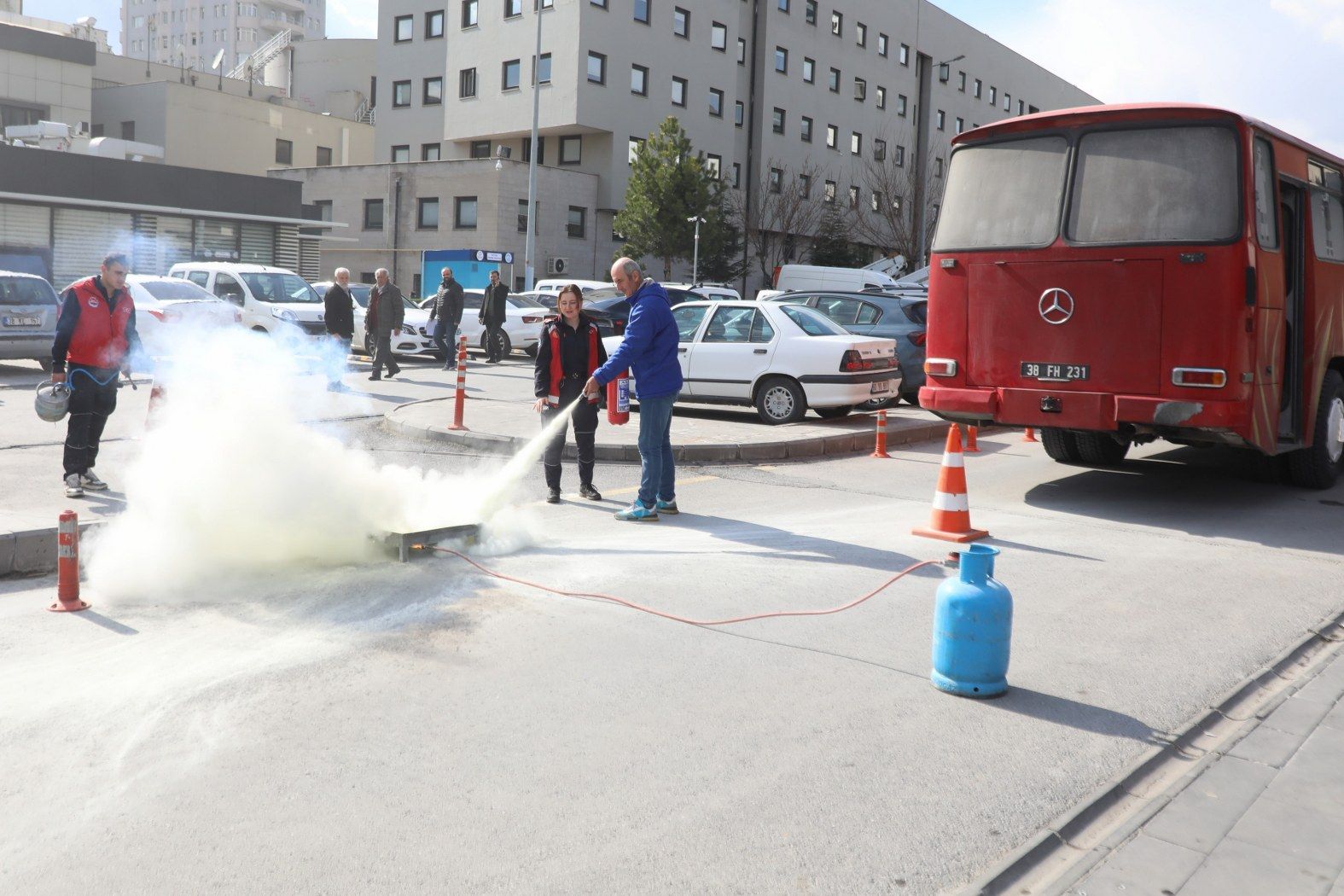 MELİKGAZİ PERSONELİ OLASI YANGINLARA KARŞI BİLGİLENDİRİLDİ 