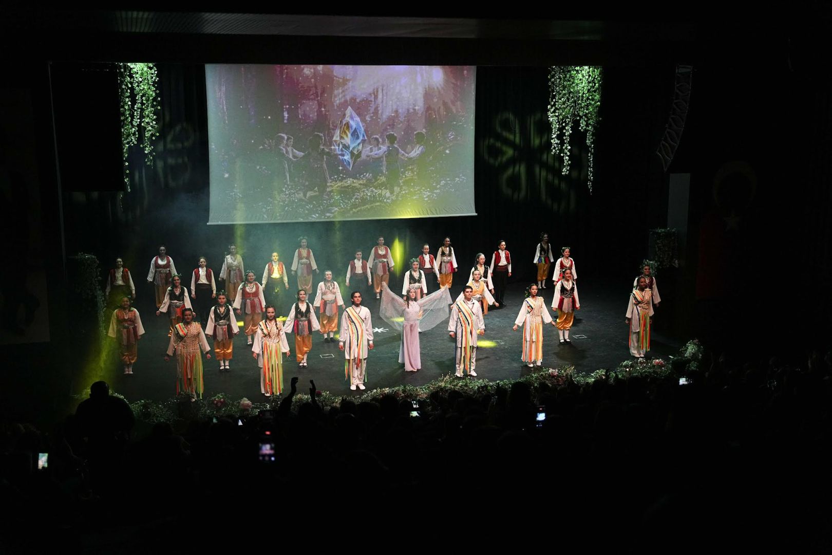 ORMANIN MUHAFIZLARI SANATSEVERLERLE BULUŞTU 