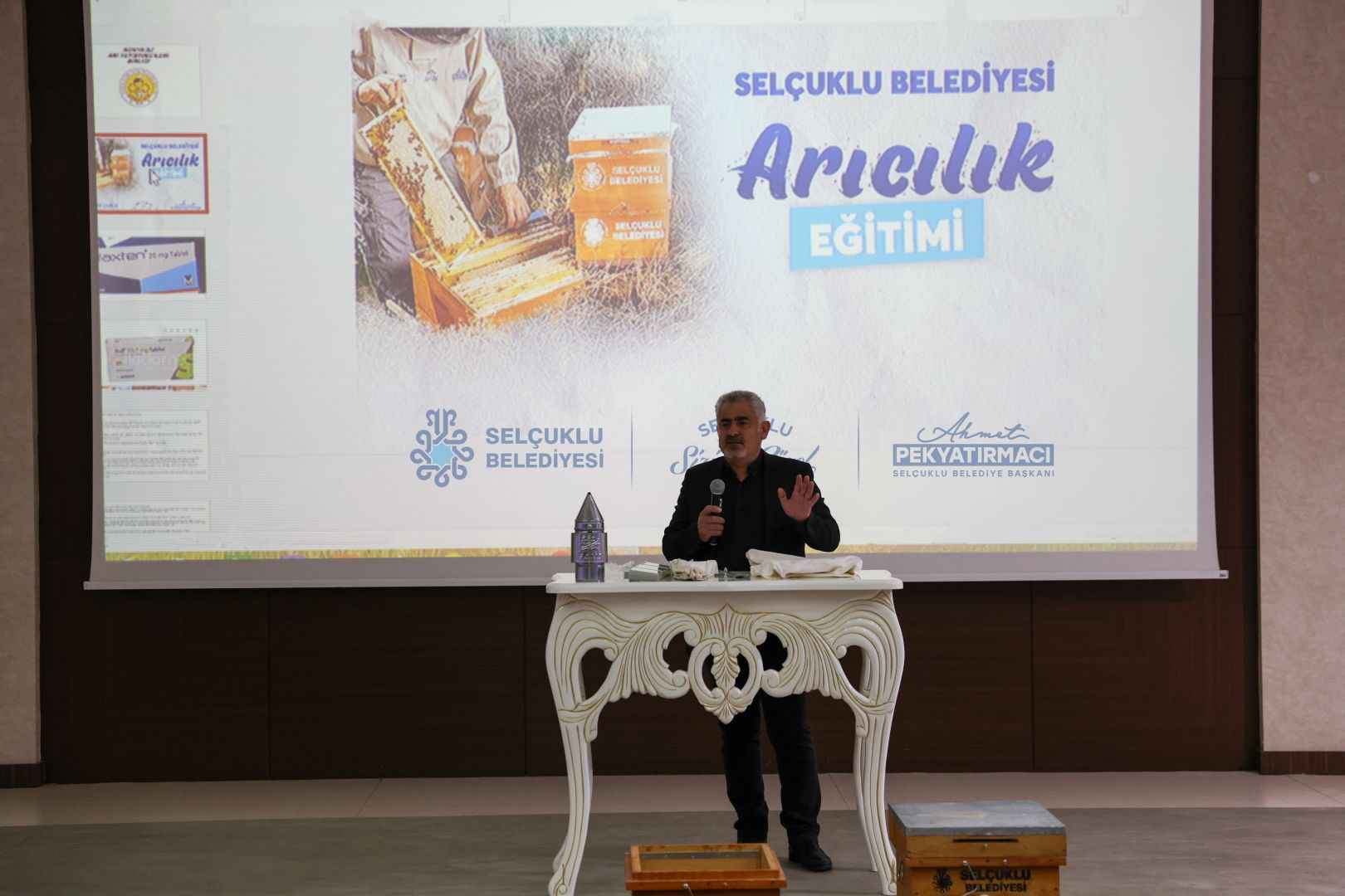 SELÇUKLU’DA ARICILIK EĞİTİMİ VE HİBE DESTEĞİ SÜRÜYOR 