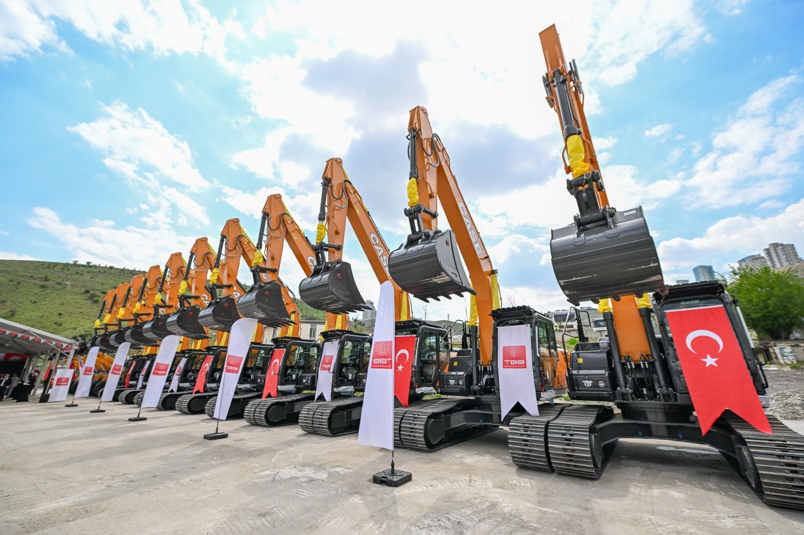 TBB’DEN 94 BELEDİYEYE 95 HİZMET ARACI 