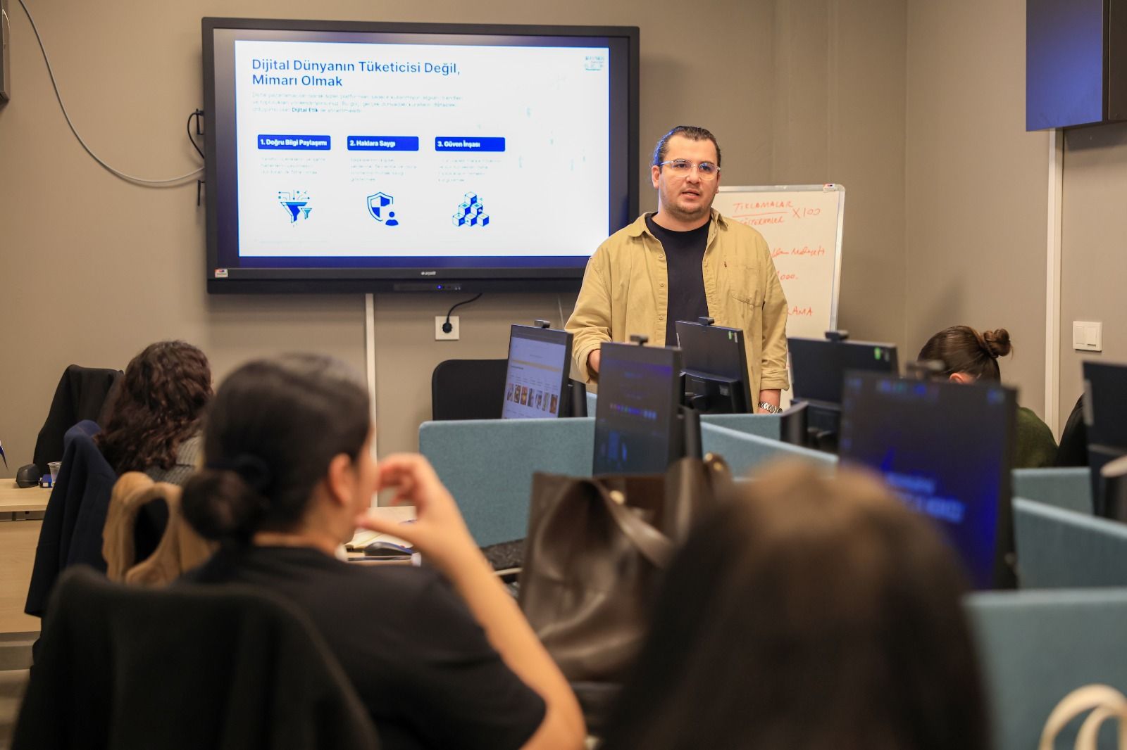 TEKNOLOJİ PROJESİ GÖZ DOLDURUYOR