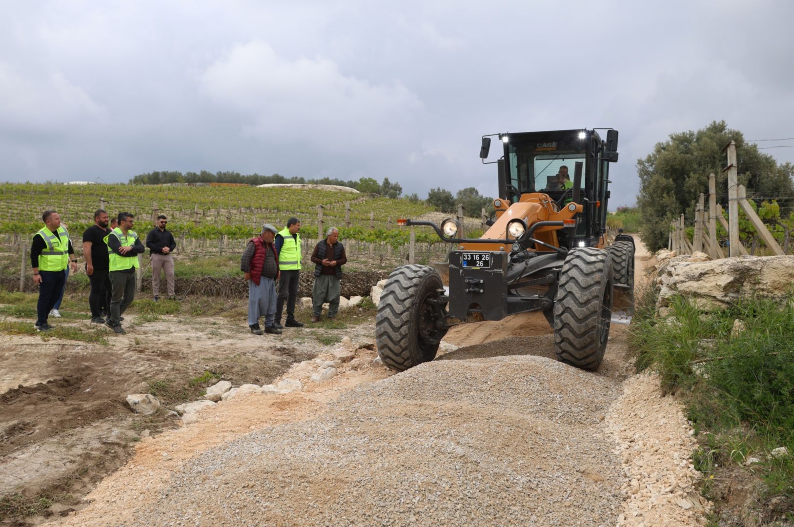 TOROSLAR BELEDİYESİ ÜRETİMİ DESTEKLEYEN HİZMETLERE DEVAM EDİYOR 