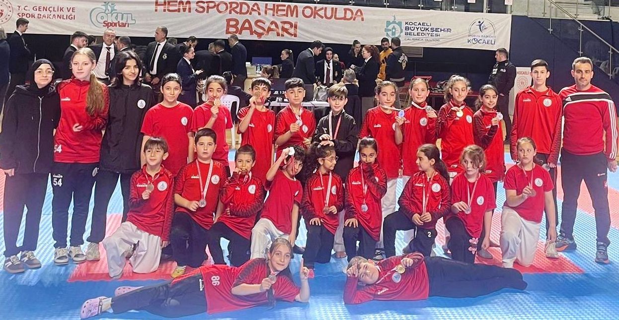 TURNUVADAN PEŞ PEŞE MADALYALAR