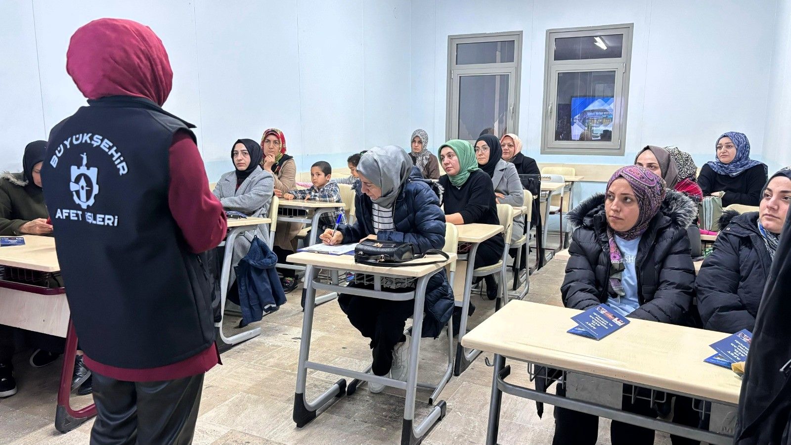 AFETLERE KARŞI EN GÜÇLÜ KALKAN: BİLİNÇLİ KADINLAR