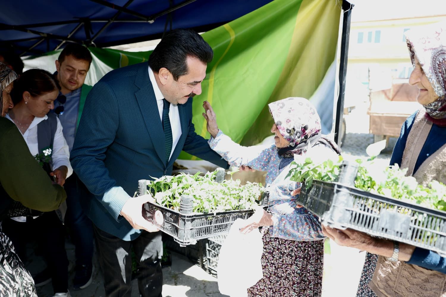 BAŞKAN ERTEMUR’DAN ÜRETİCİYE “CAN SUYU” 
