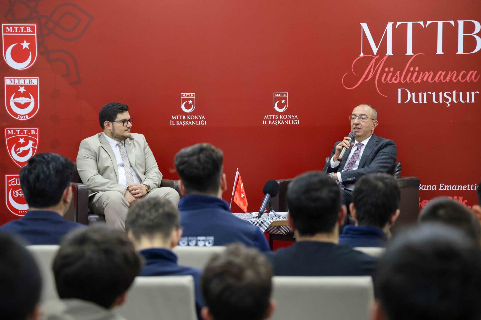 BAŞKAN KAVUŞ’TAN GENÇLERE BİRLİK MESAJI 