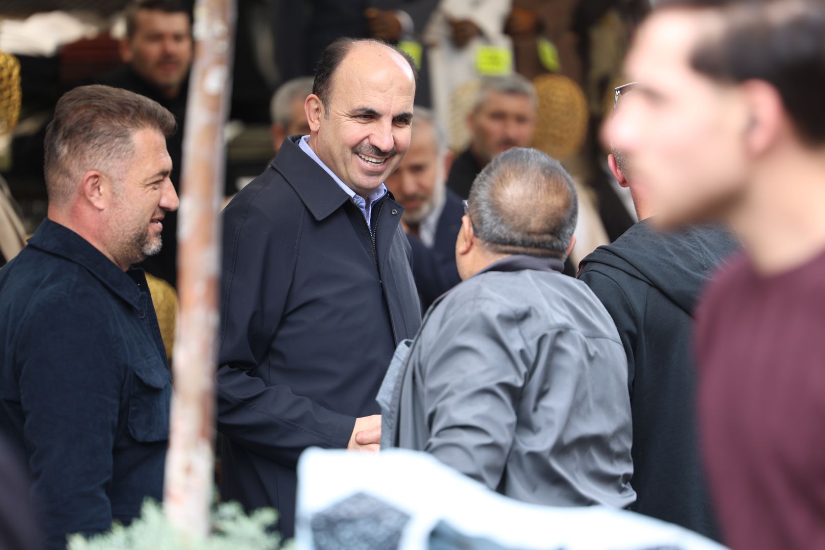 KONYA’DA BAYRAM BEREKETİ: BAŞKAN ALTAY ESNAFIN YANINDA 