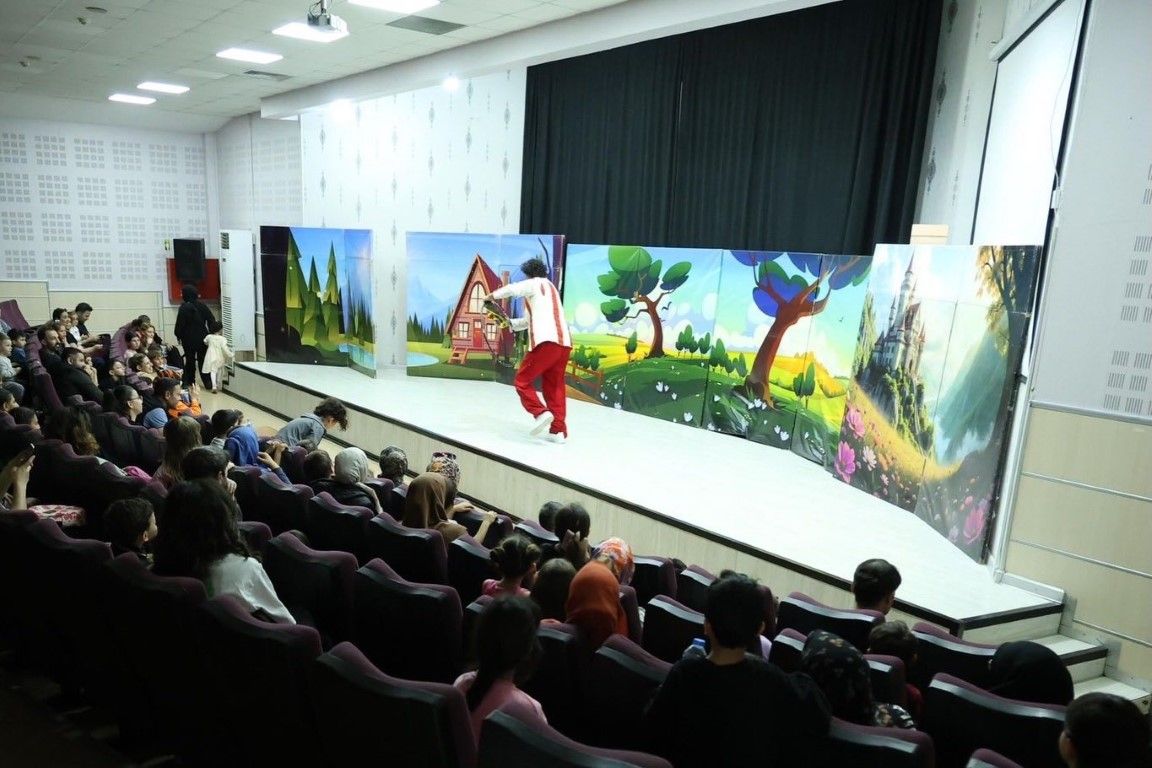 MİYAV KARNAVALINDA RENKLİ GÖRÜNTÜLER