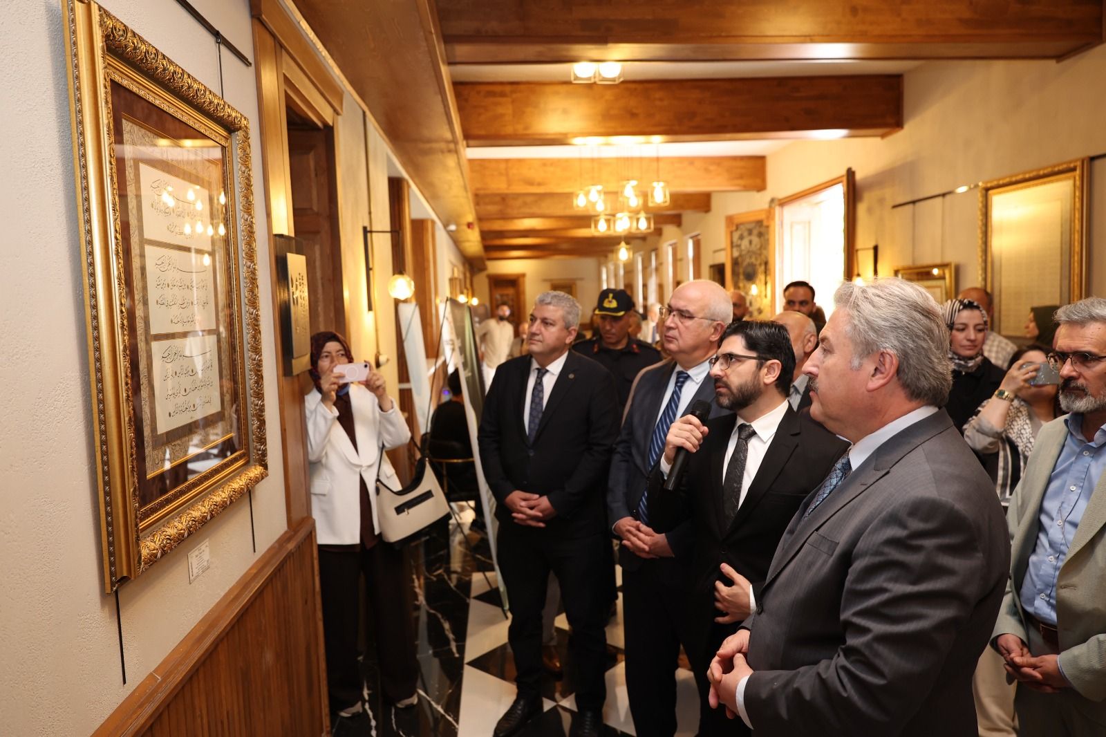 SANATIN MERKEZİ “SANAT MELİKGAZİ” HAT SERGİSİNE EV SAHİPLİĞİ YAPIYOR 