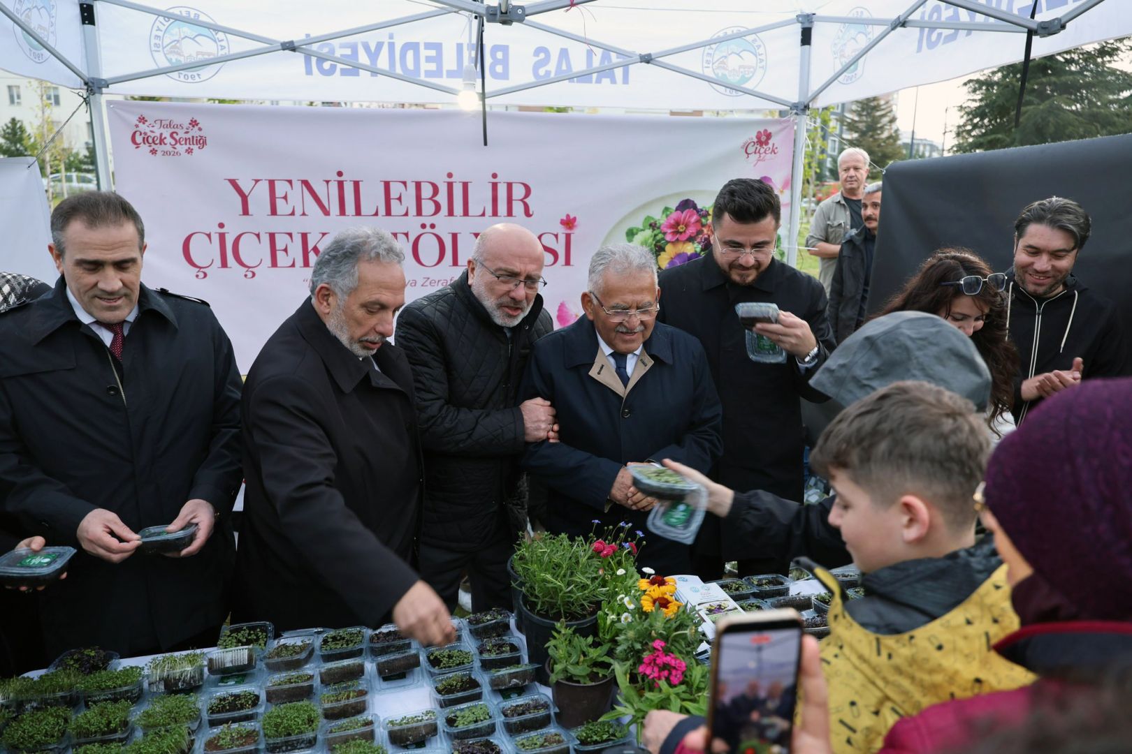 TALAS’TA ÇİÇEK ŞENLİĞİ COŞKUYLA BAŞLADI