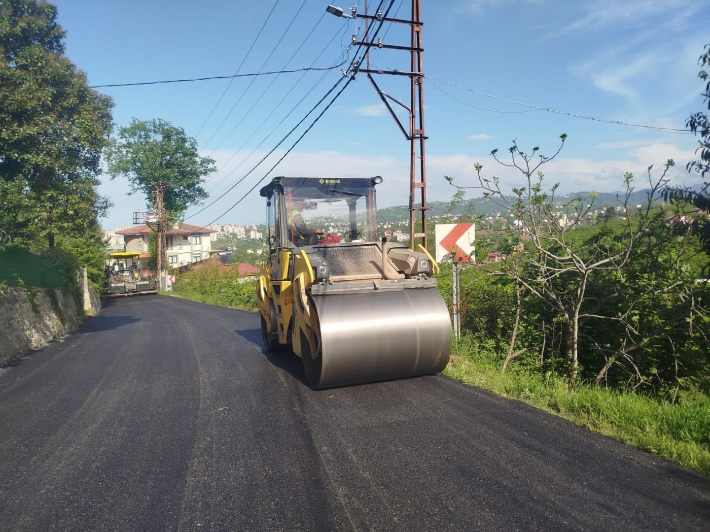 TRABZON BÜYÜKŞEHİR'İN YOL ÇALIŞMALARI ARALIKSIZ SÜRÜYOR