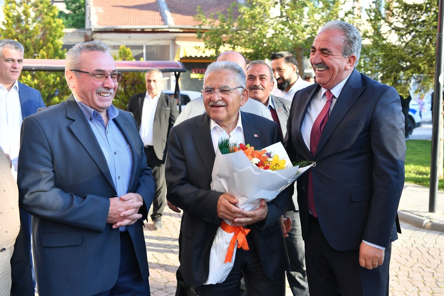 FELAHİYE YOLUNDA HUMMALI ÇALIŞMA: BAŞKAN BÜYÜKKILIÇ SAHADA
