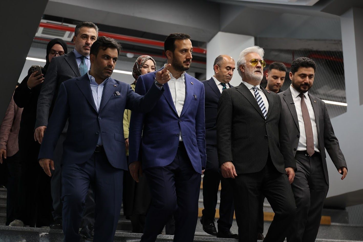KARADAĞLI'DAN BAĞCILAR'A TİYATRO MÜJDESİ 