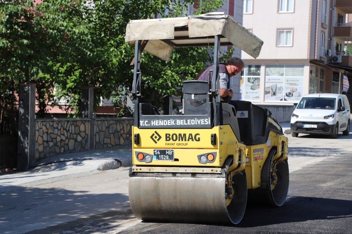 SAKARYA HENDEK’TE HİZMET SEFERBERLİĞİ TÜM HIZIYLA SÜRÜYOR
