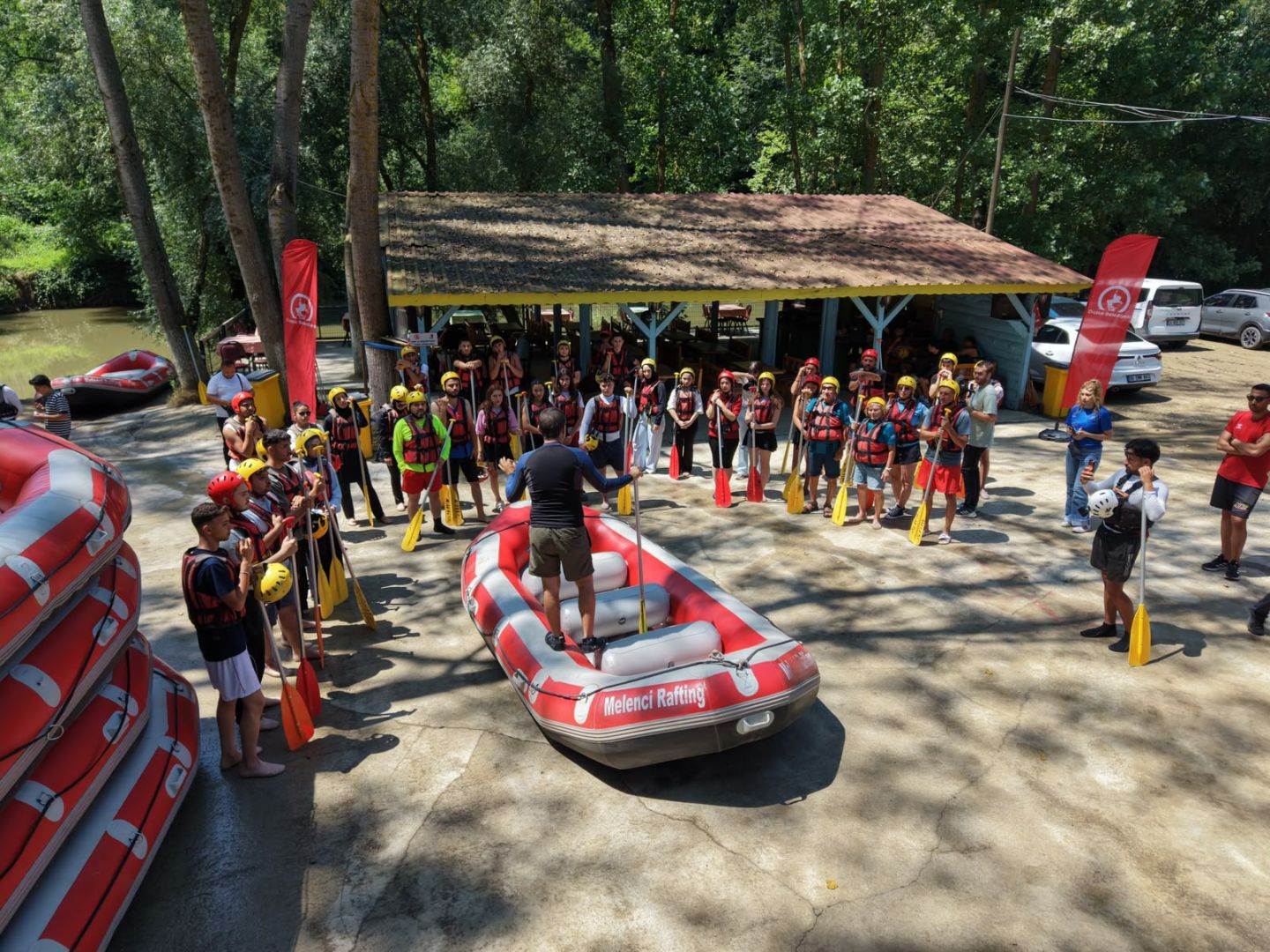DÜZCE BELEDİYESİ’NİN RAFTİNG BULUŞMASINDA ADRENALİN VE EĞLENCE BİR ARADA 