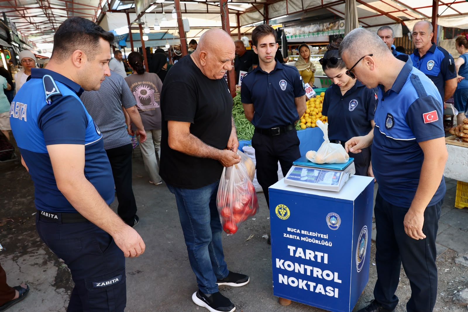BUCA'DA PAZARLARDA HAK KORUNUYOR 
