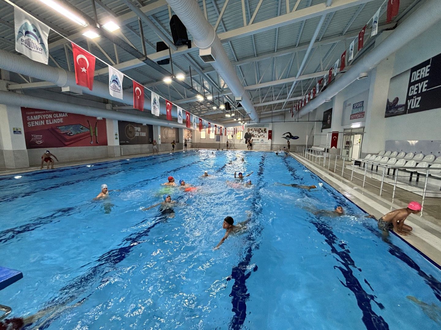 EYYÜBİYE'DE YAZIN EN GÖZDE ADRESİ YÜZME HAVUZU 