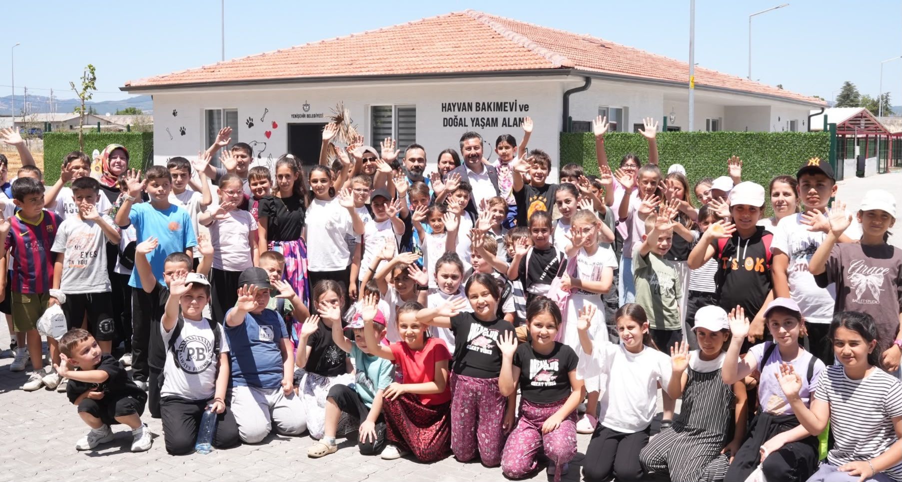 HAYVAN SEVGİSİ KÜÇÜK YAŞTA BÜYÜYOR 